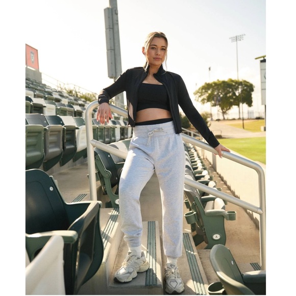 Travis Mathew Moveknit Sport Top New! - Picture 3 of 8